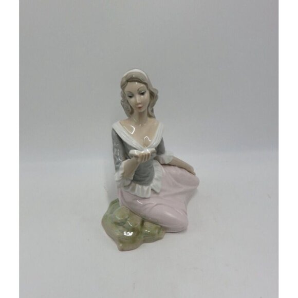 TENGRA Lady Sitting on a Rock Reading a Book Spain 9" Tall Ceramic - Picture 3 of 10